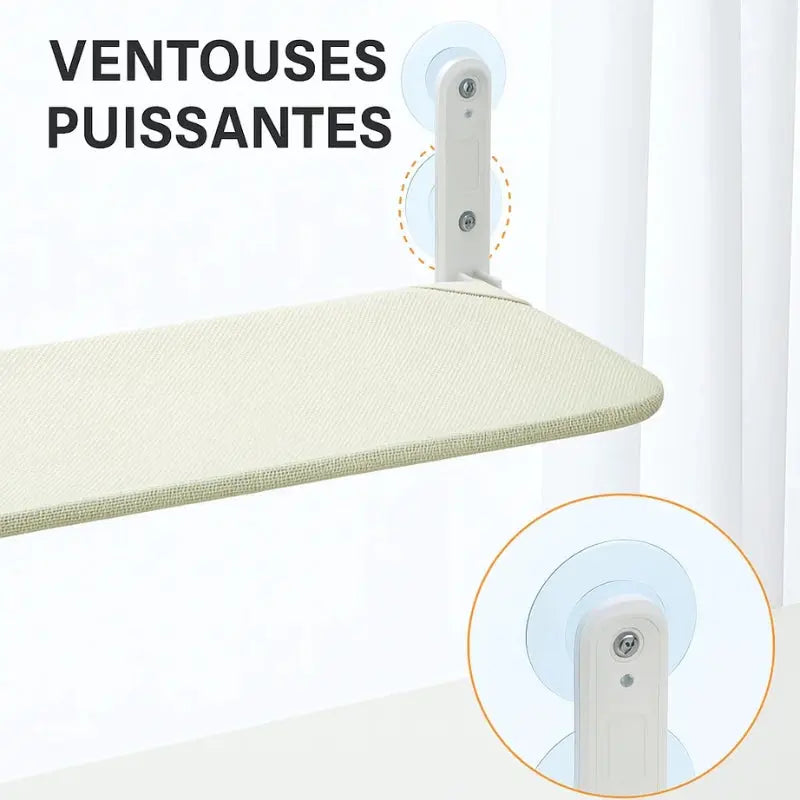 Gros plan sur les ventouses puissantes du hamac de fenêtre