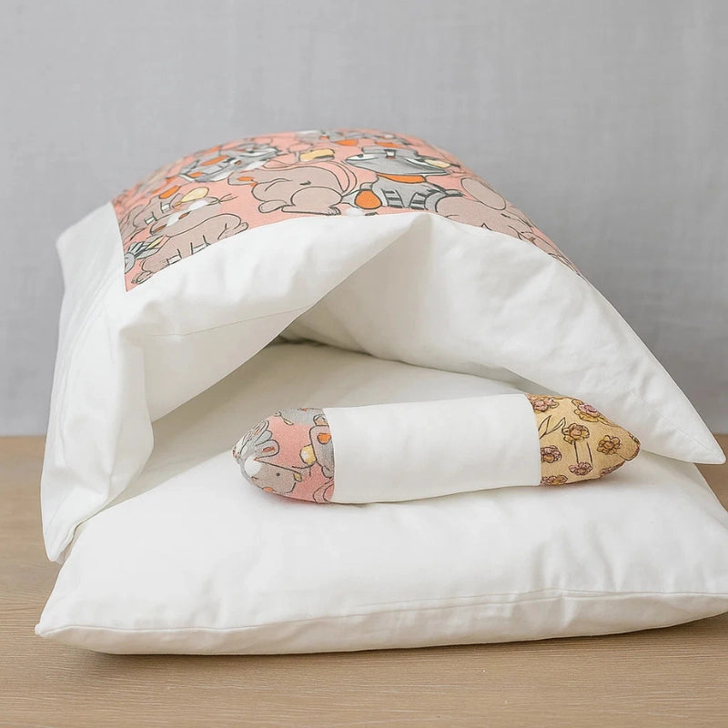 Sac de couchage pour chat plié et empilé