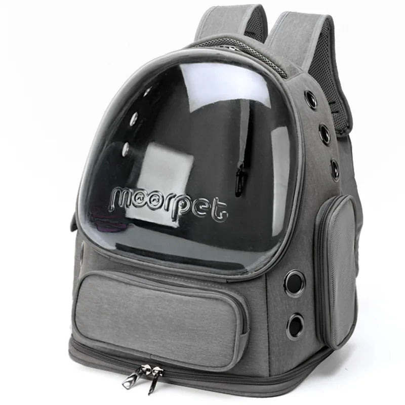 Vue latérale d’un sac à dos gris design et transparent pour chat