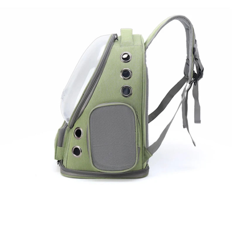 Vue latérale du sac à dos transparent vert pour chat avec panneau aéré