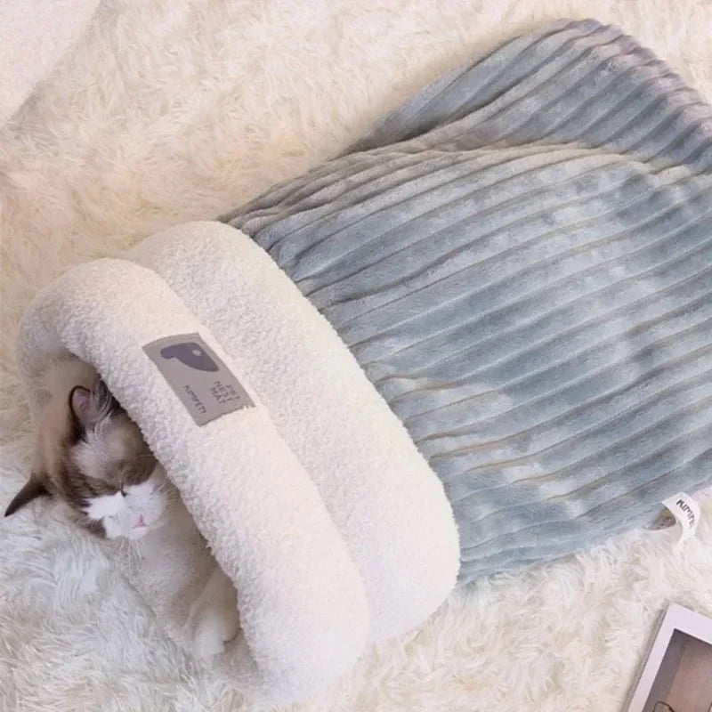 Sac de couchage pour chat en peluche bleu, douillet et chaud
