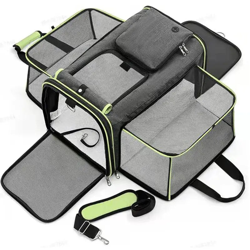 Sac de transport gris pour chat, vue trois-quarts avec zip renforcé.