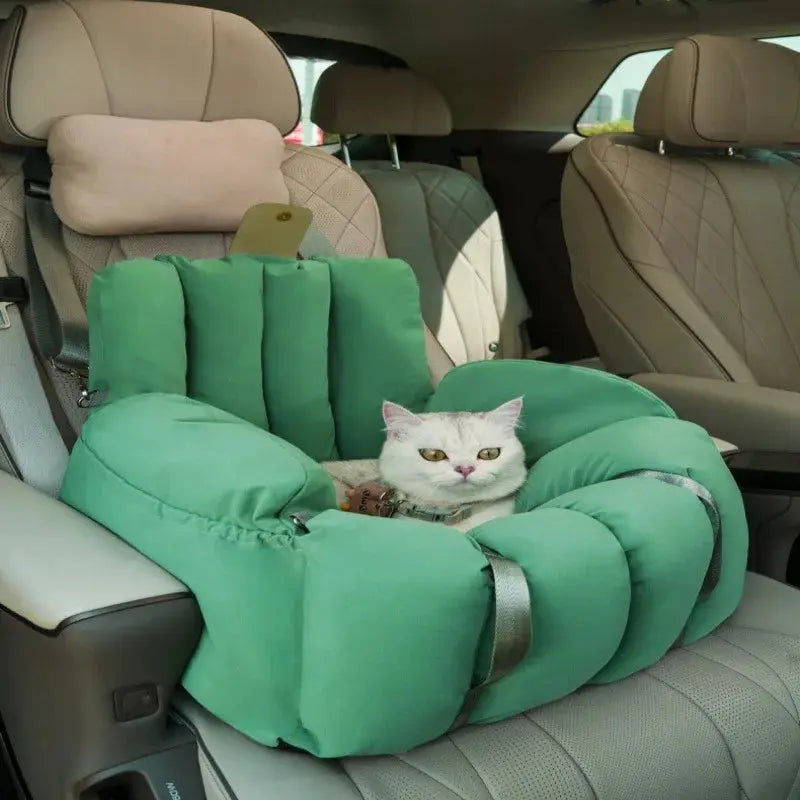 Sac de transport vert avec ouverture large, conçu pour faciliter l’accès au chat.