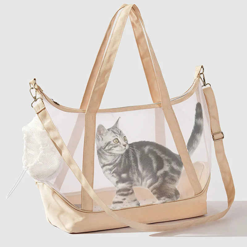 Chat gris installé dans un sac ventral beige pour chat avec aération et fermeture sécurisée.