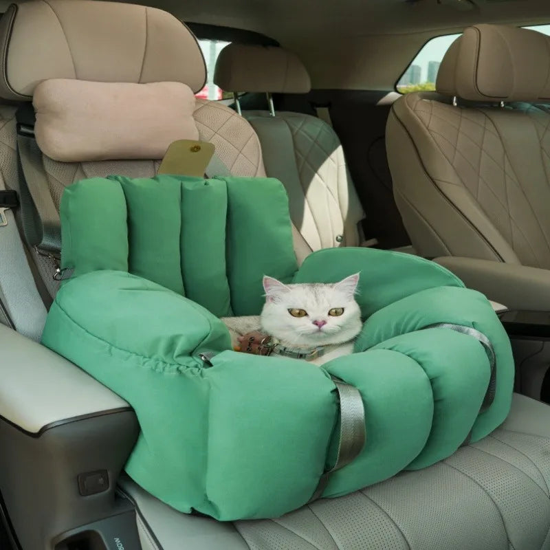 Sac de transport vert avec ouverture large, conçu pour faciliter l’accès au chat.